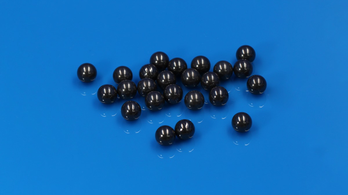 Silicon nitride grinding ball